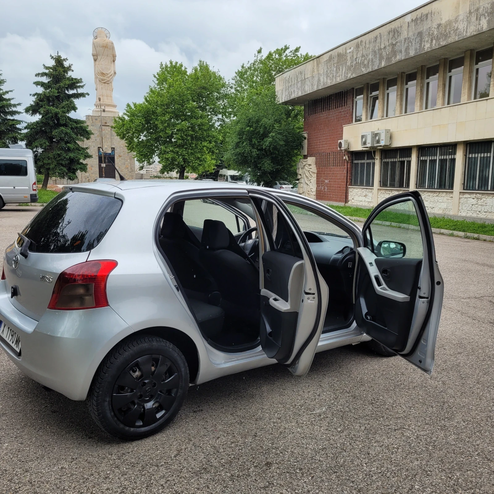 Toyota Yaris 1.4 D4D, снимка 4 - Автомобили и джипове - 54643389