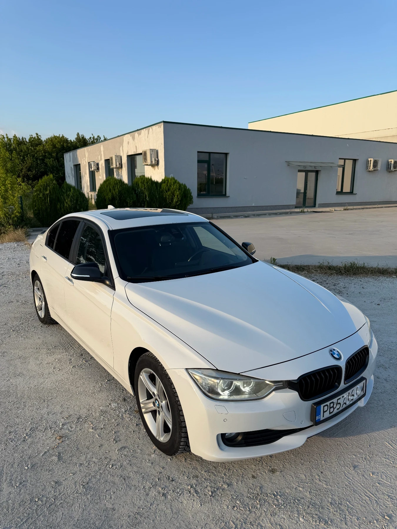 BMW 320, снимка 2 - Автомобили и джипове - 55116784