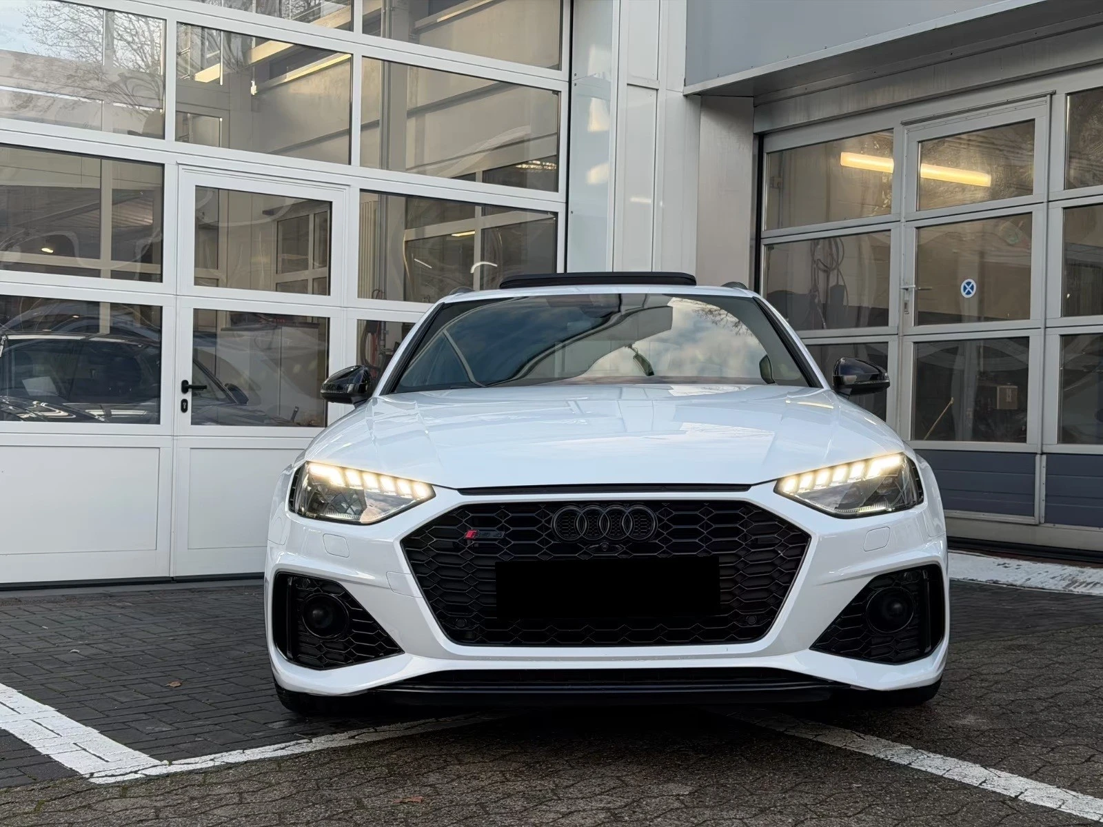 Audi Rs4 FACELIFT / CARBON / HUD / BLACK OPTIC / PANO / B&O | Mobile.bg � ����������� 2
