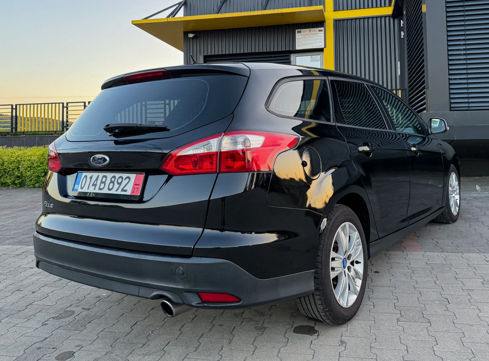 Ford Focus 2.0TDCi / Лети Джанти / АВТОМАТИК, снимка 8 - Автомобили и джипове - 55468805