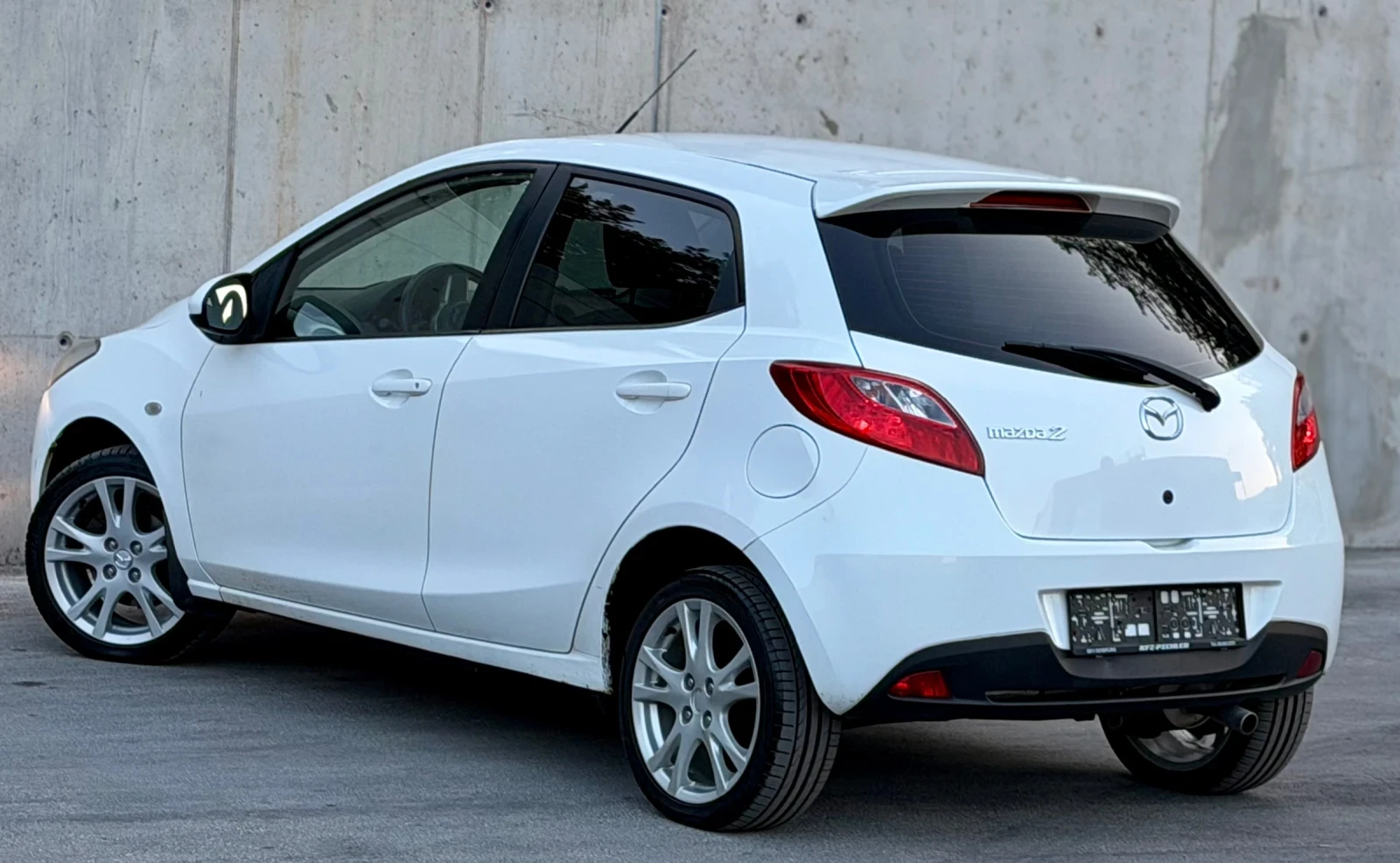 Mazda 2 1.3 бензин * Климатик * * Нов внос* , снимка 8 - Автомобили и джипове - 55609961