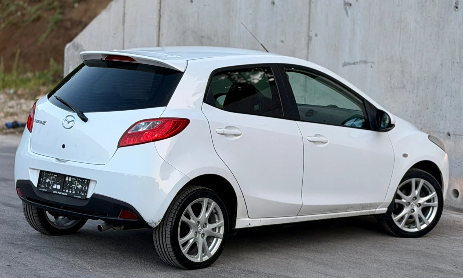 Mazda 2 1.3 бензин * Климатик * * Нов внос* , снимка 6 - Автомобили и джипове - 55609961
