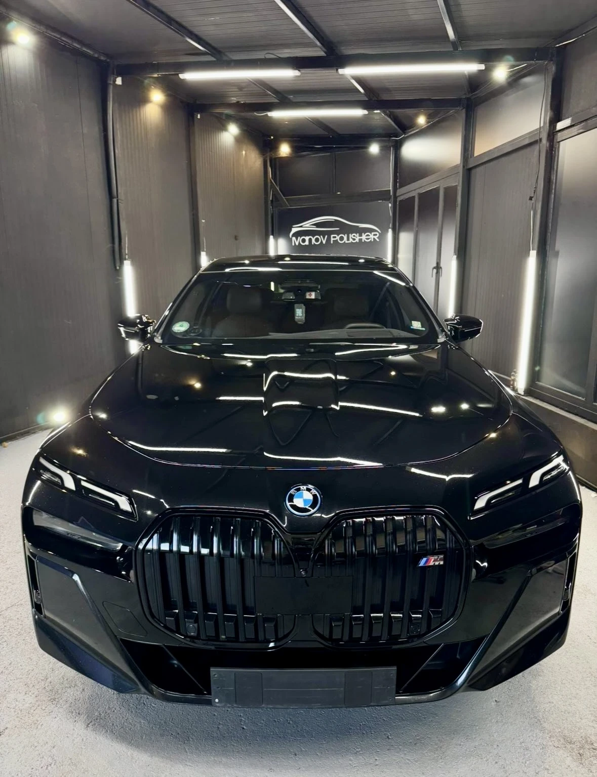 BMW 760 BMW M760e xDrive/Sky Lounge /Bowers & Wilkins, снимка 4 - Автомобили и джипове - 55981882