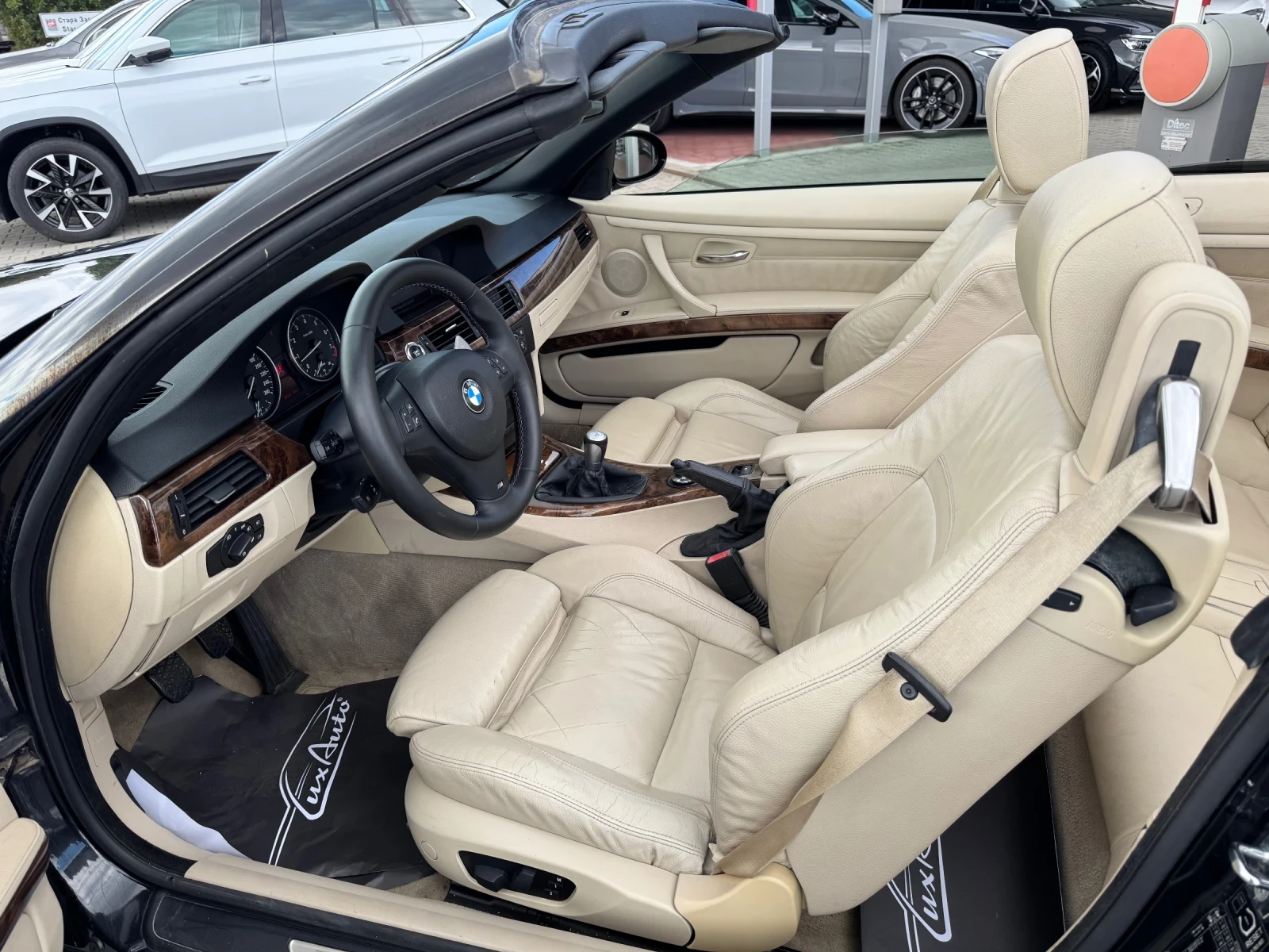 BMW 320 i#M PACK#6 СКОРОСТИ#SPORT PACK#ПОДГРЯВАНЕ, снимка 8 - Автомобили и джипове - 56331504