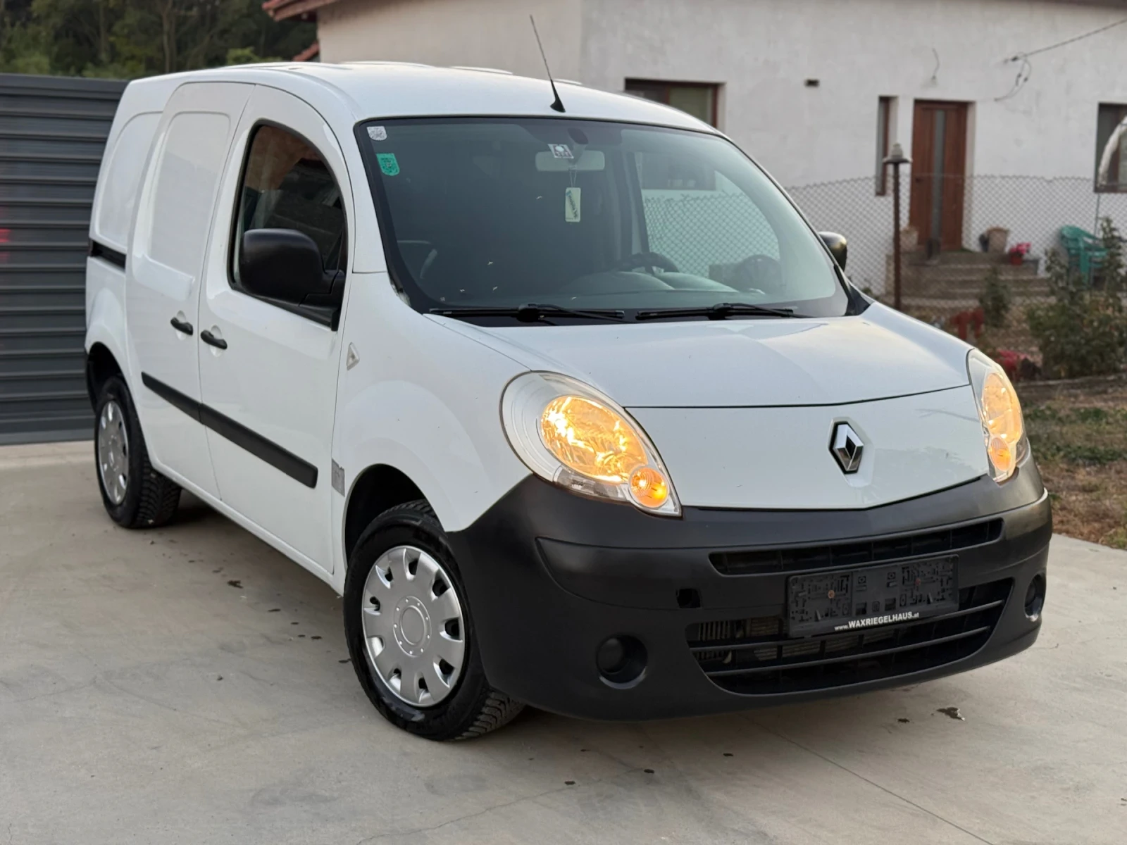 Renault Kangoo, снимка 1 - Автомобили и джипове - 56352899