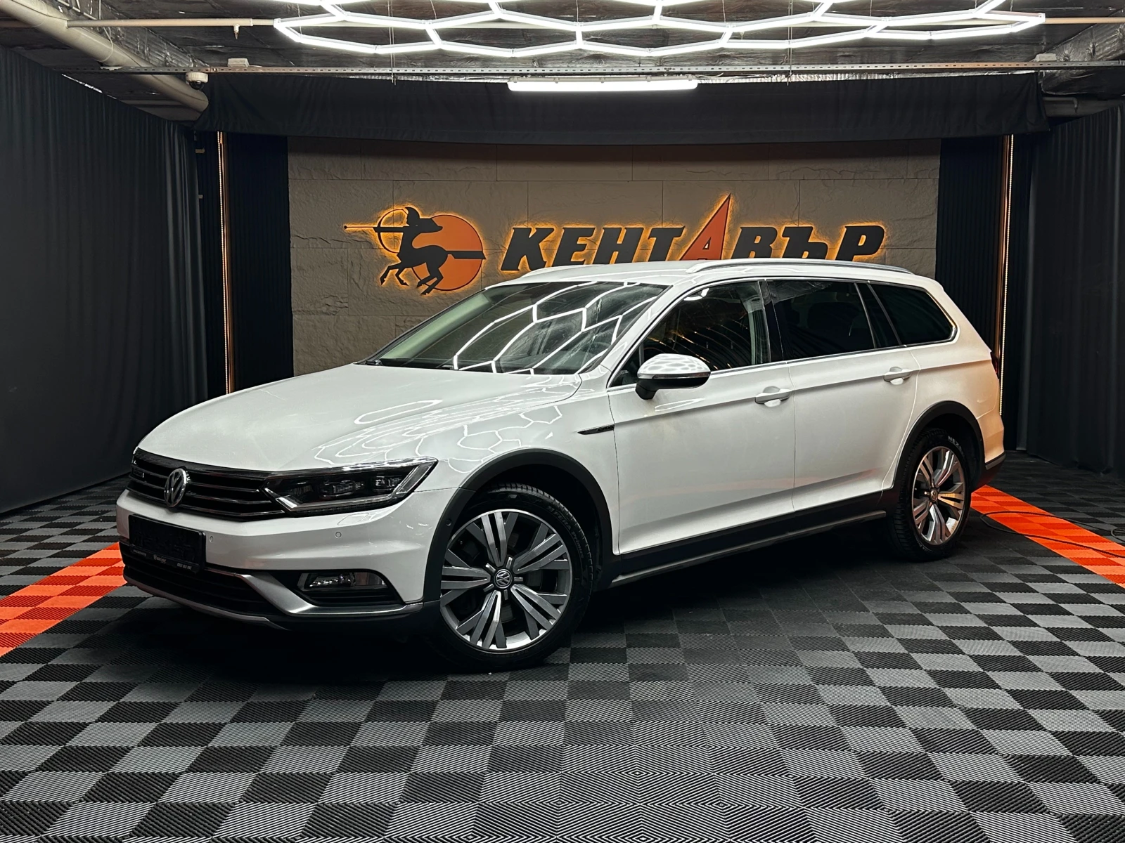 VW Passat Alltrack/239кс/4Motion/LED/Digital
