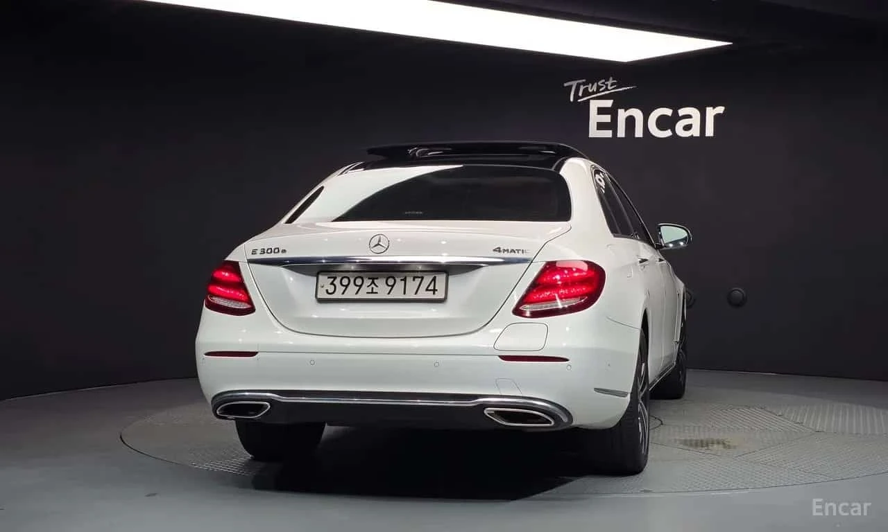 Mercedes-Benz E 300 * E300e Exclusive * , снимка 4 - Автомобили и джипове - 56621367