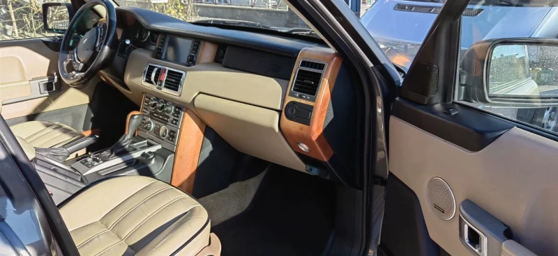 Land Rover Range rover, снимка 14 - Автомобили и джипове - 48272759