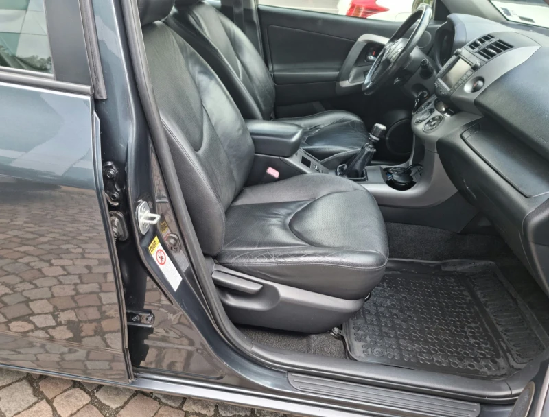 Toyota Rav4, снимка 10 - Автомобили и джипове - 52653872