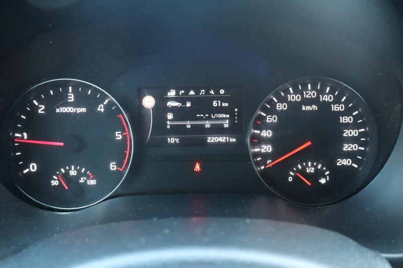 Kia Sportage 2.0CRDI* 4X4* , снимка 10 - Автомобили и джипове - 52801647