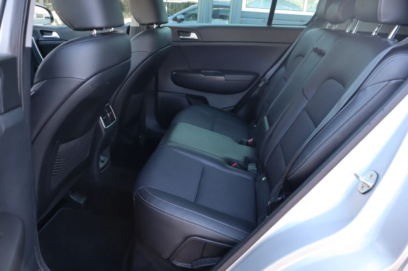 Kia Sportage 2.0CRDI* 4X4* , снимка 11 - Автомобили и джипове - 52801647