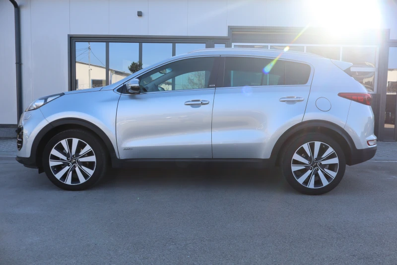 Kia Sportage 2.0CRDI* 4X4* , снимка 7 - Автомобили и джипове - 52801647