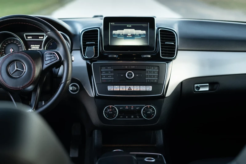 Mercedes-Benz GLE 350, снимка 8 - Автомобили и джипове - 53180012