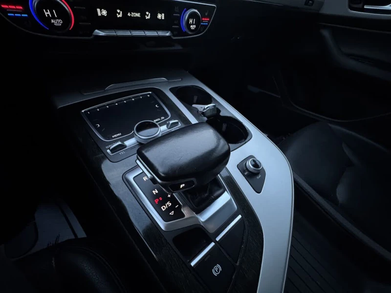 Audi Q7 3.0T quattro Technik, снимка 12 - Автомобили и джипове - 53373443