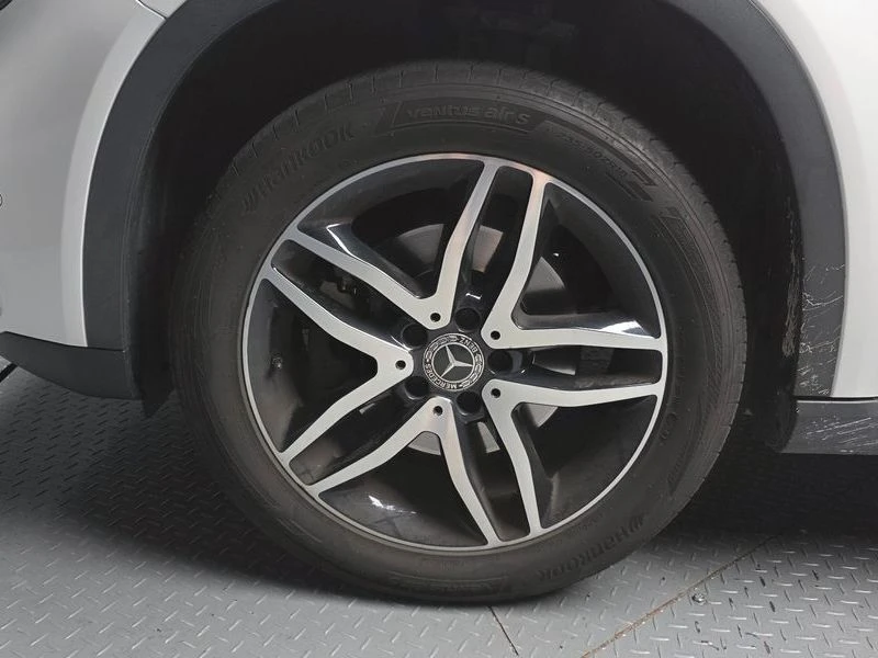 Mercedes-Benz GLA GLA220 Premium| 190к.с.| ВКЛ.ТЕХНОТЕСТ, снимка 5 - Автомобили и джипове - 55563334