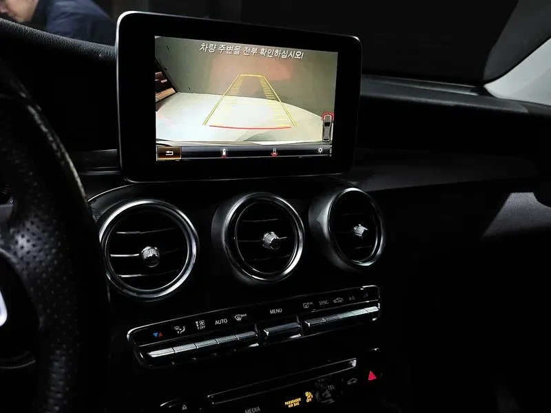 Mercedes-Benz GLC 300 4Matic, снимка 15 - Автомобили и джипове - 55750581