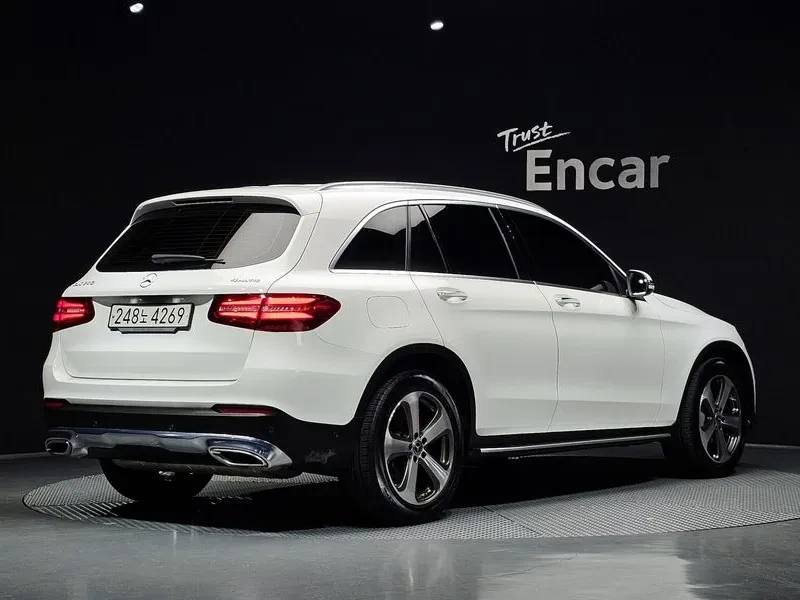 Mercedes-Benz GLC 300 4Matic, снимка 2 - Автомобили и джипове - 55750581