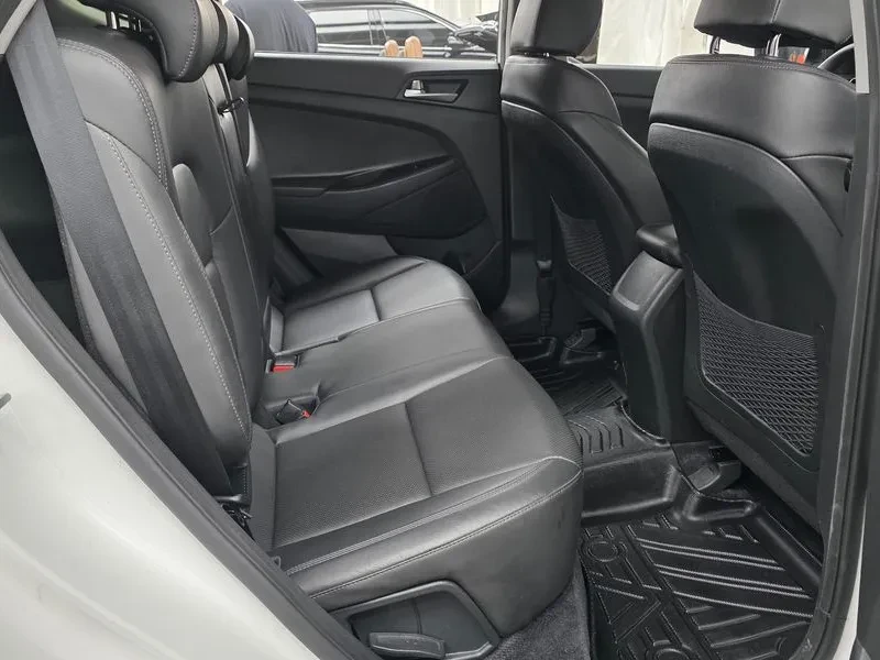 Hyundai Tucson 1.6 2WD SMART, снимка 11 - Автомобили и джипове - 55801638