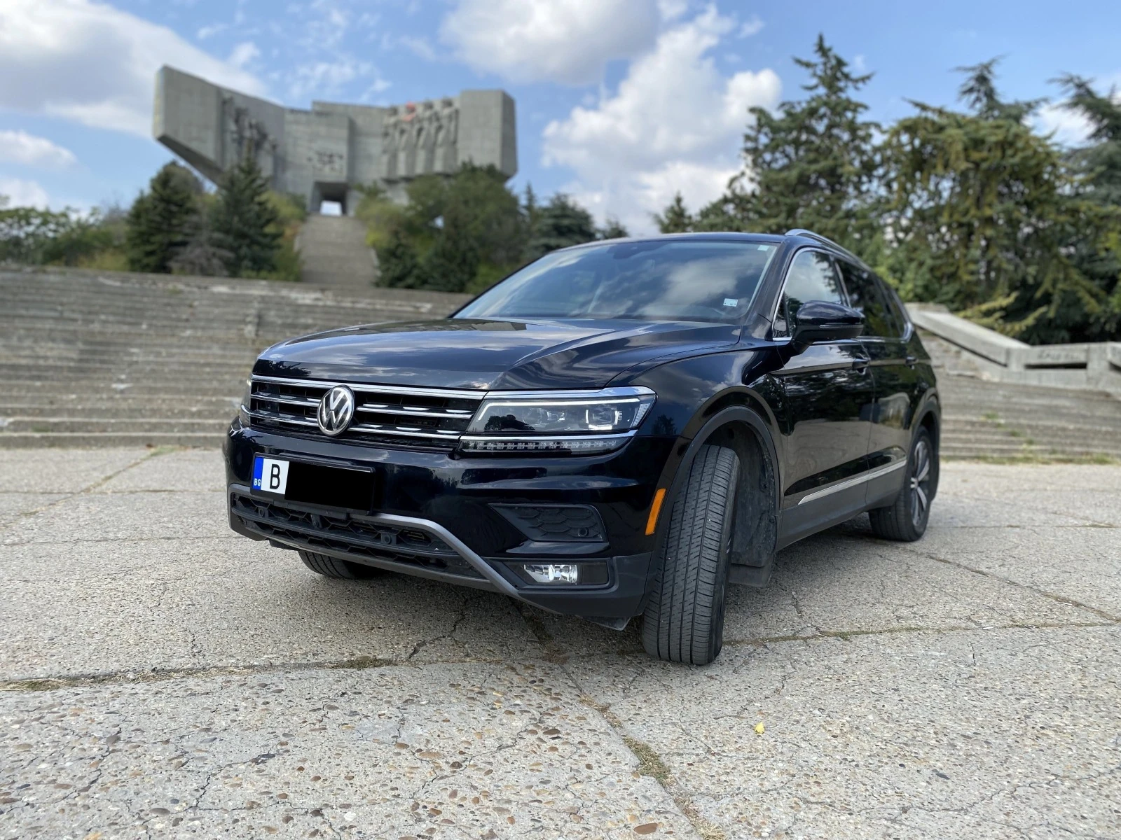 VW Tiguan SEL Premium 2.0 TSI 4MOTION - изображение 2