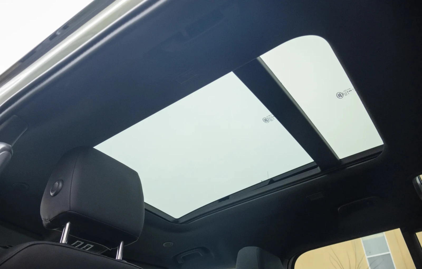 Land Rover Defender D300 MHEV X-Dynamic SE | Mobile.bg   12