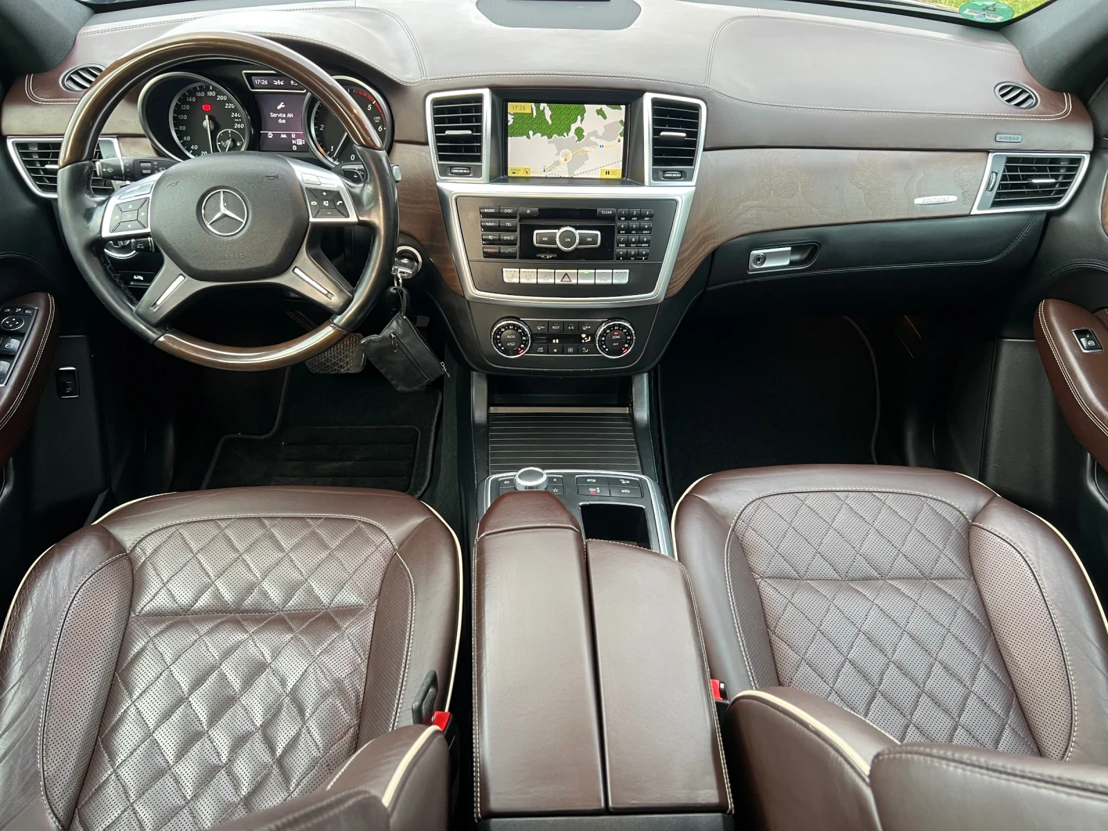 Mercedes-Benz ML 350 AMG/DISTRONIK/EDITION1/DESIGNO/MEMORY, снимка 10 - Автомобили и джипове - 53790783