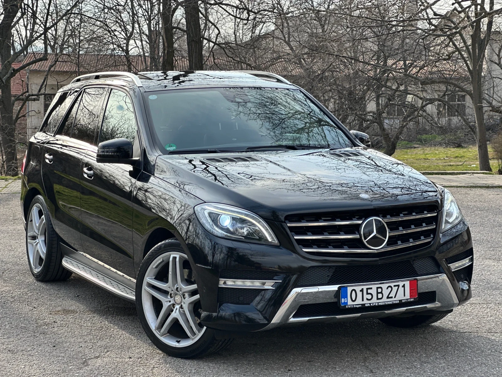 Mercedes-Benz ML 350 AMG/DISTRONIK/EDITION1/DESIGNO/MEMORY, снимка 3 - Автомобили и джипове - 53790783