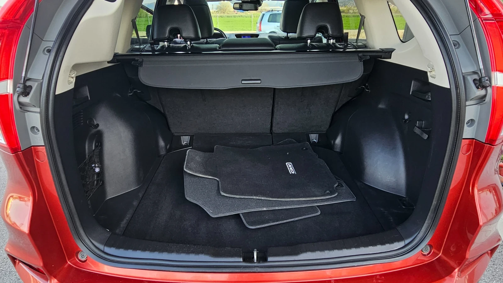 Honda Cr-v Germany* Executive* 4x4* Pano* Kam.* Key GO* , снимка 16 - Автомобили и джипове - 54229419