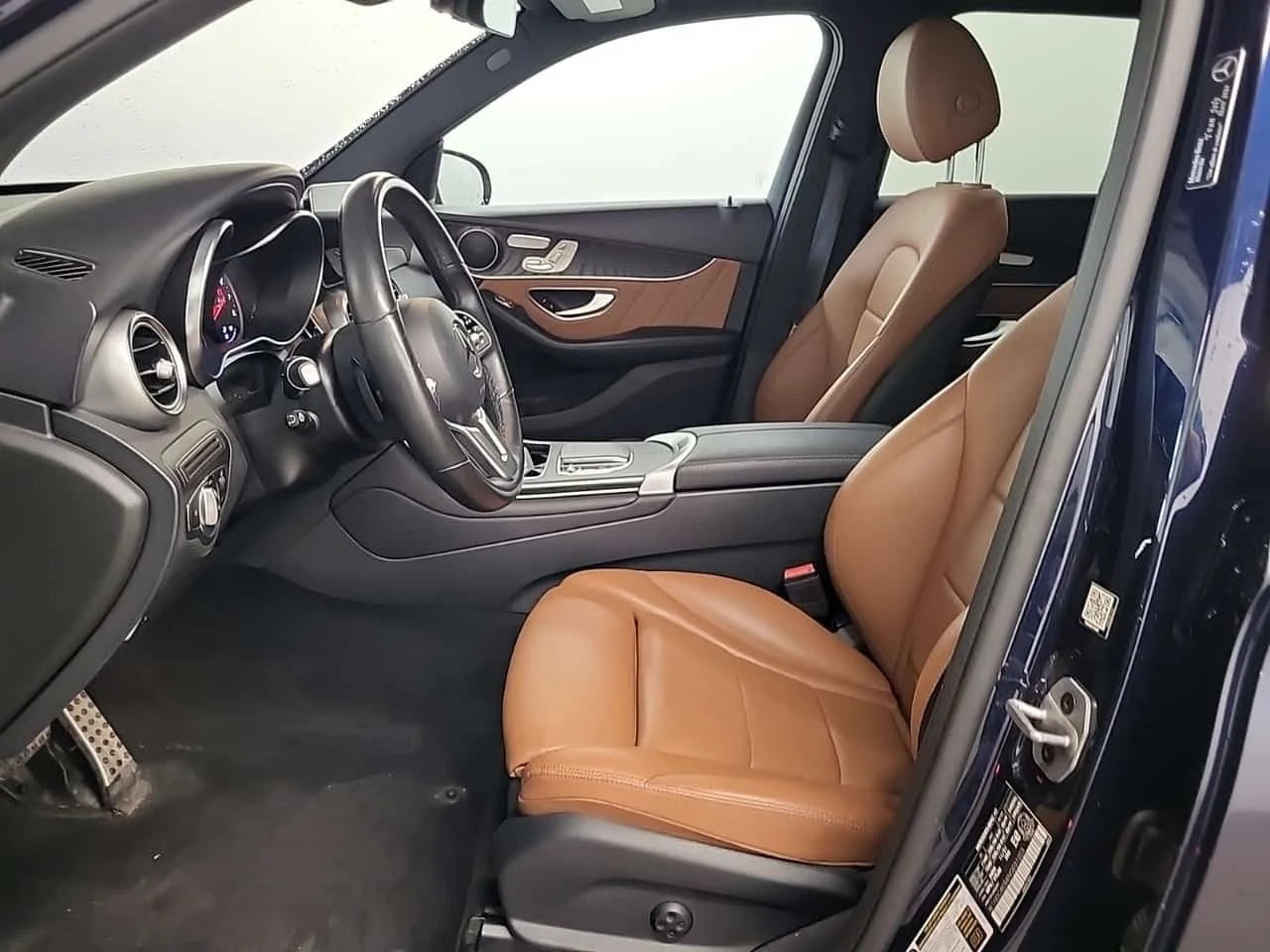 Mercedes-Benz GLC 300 ПОДГРЕВИ| ПАМЕТ| ПАНОРАМА| 2 КЛЮЧА| , снимка 8 - Автомобили и джипове - 55032600