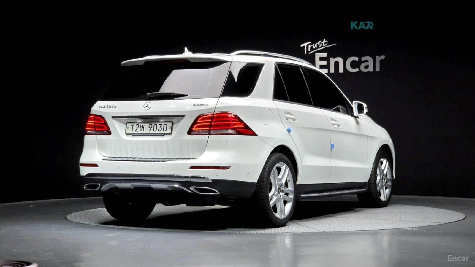 Mercedes-Benz GLE 350 D* 4MATIC* КОЖА* ПОДГРЕВ* ПАНО, снимка 2 - Автомобили и джипове - 55326273