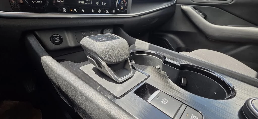 Nissan Rogue S* ПОДГРЕВ* КАМЕРА* АВТОПИЛОТ* КРАЙНА ЦЕНА, снимка 11 - Автомобили и джипове - 55544468