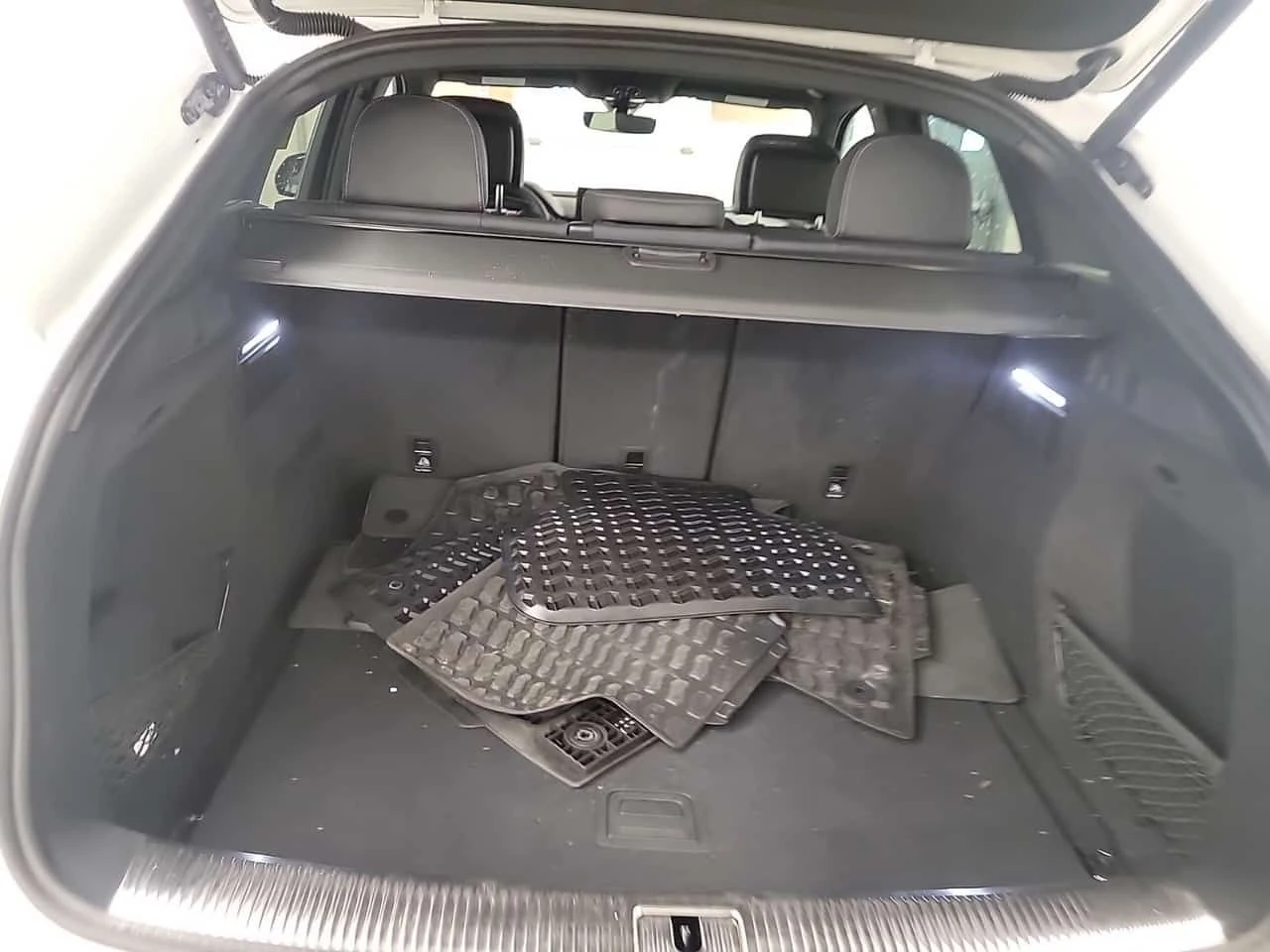 Audi Q5 PROGRESSIV / 360 / DISTRONIC / 2 КЛЮЧА , снимка 14 - Автомобили и джипове - 55640972