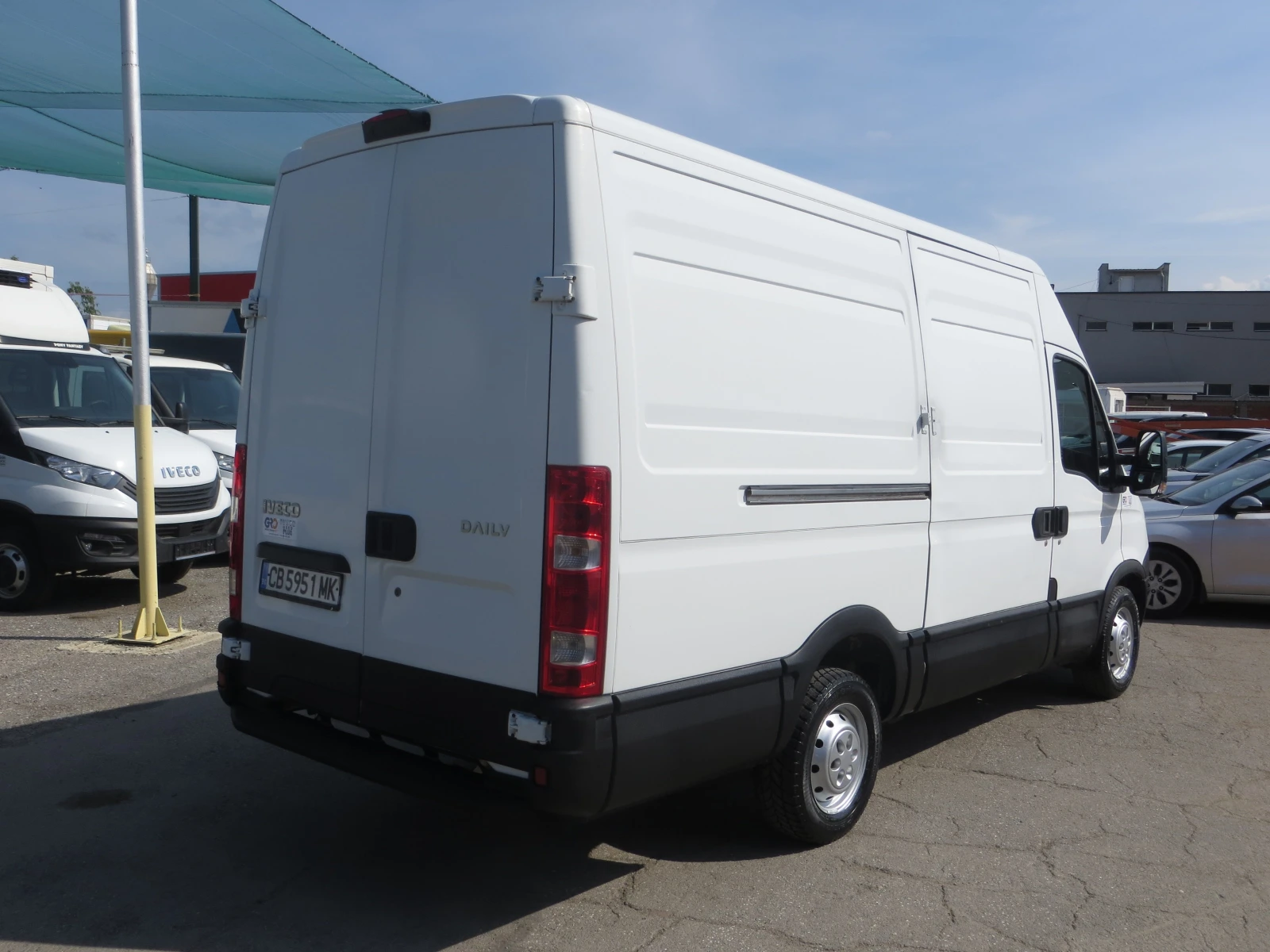 Iveco Daily 35S13-12 КУБ. М. ОБЕМ НА ТОВАРНОТО ПОМЕЩЕНИЕ, снимка 4 - Бусове и автобуси - 54619140