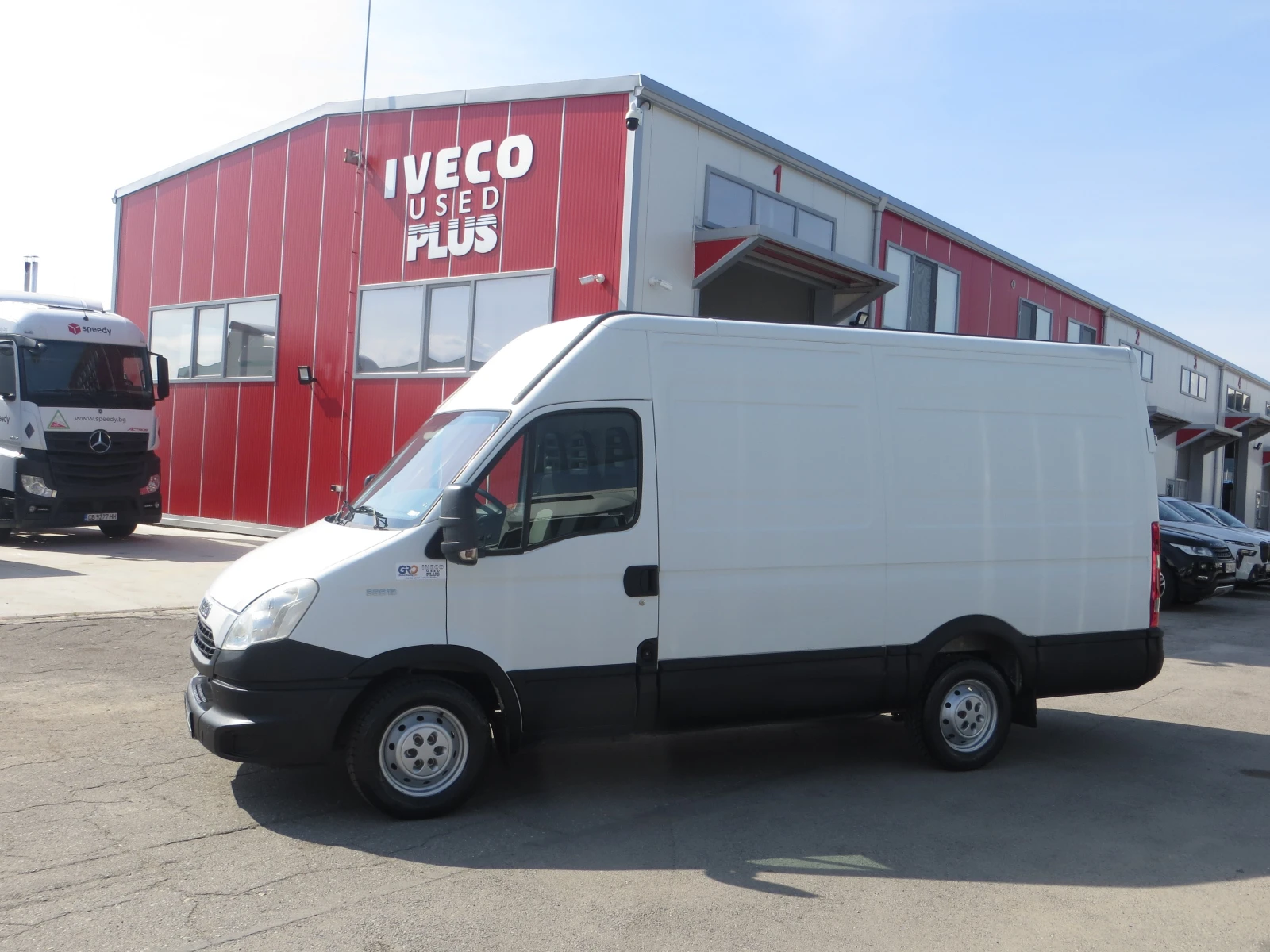 Iveco Daily 35S13-12 КУБ. М. ОБЕМ НА ТОВАРНОТО ПОМЕЩЕНИЕ, снимка 2 - Бусове и автобуси - 54619140