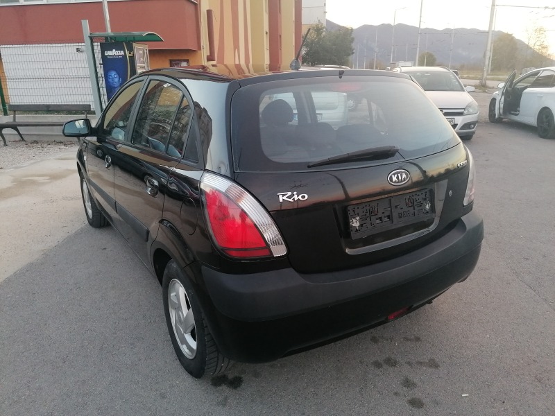 Kia Rio 1.5 CRDI 16V, снимка 4 - Автомобили и джипове - 43571635