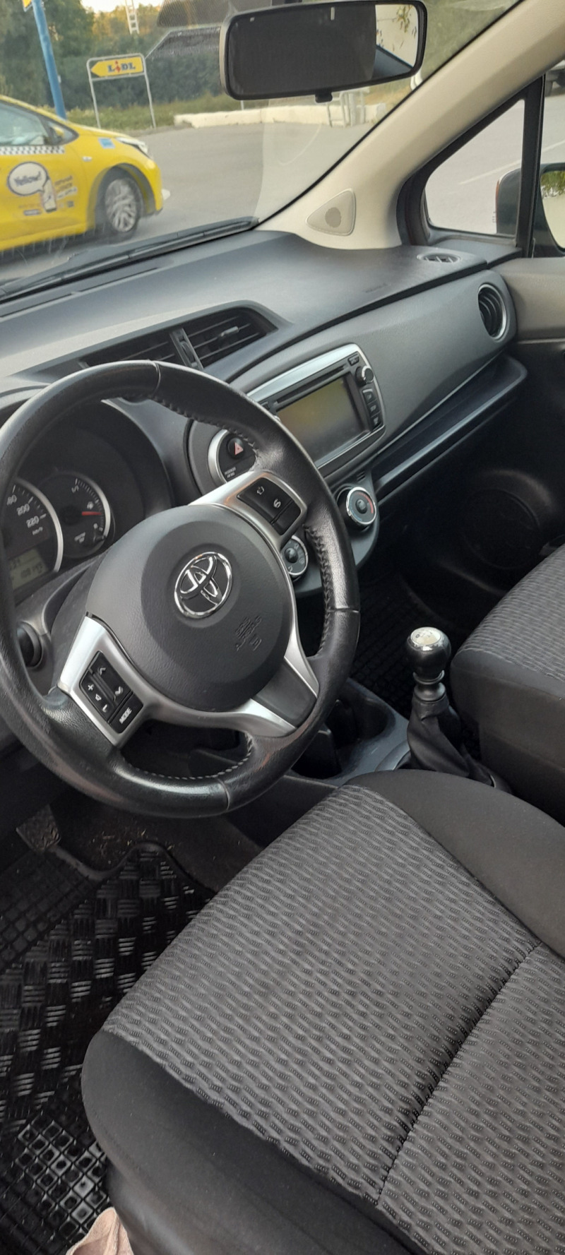 Toyota Yaris 1.33 VVTI Luna, снимка 6 - Автомобили и джипове - 46662046