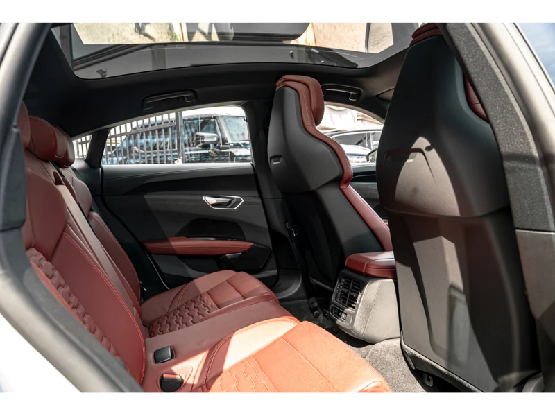 Audi E-Tron GT * Premium Plus * Quattro * Matrix * Head-Up, снимка 15 - Автомобили и джипове - 52936242