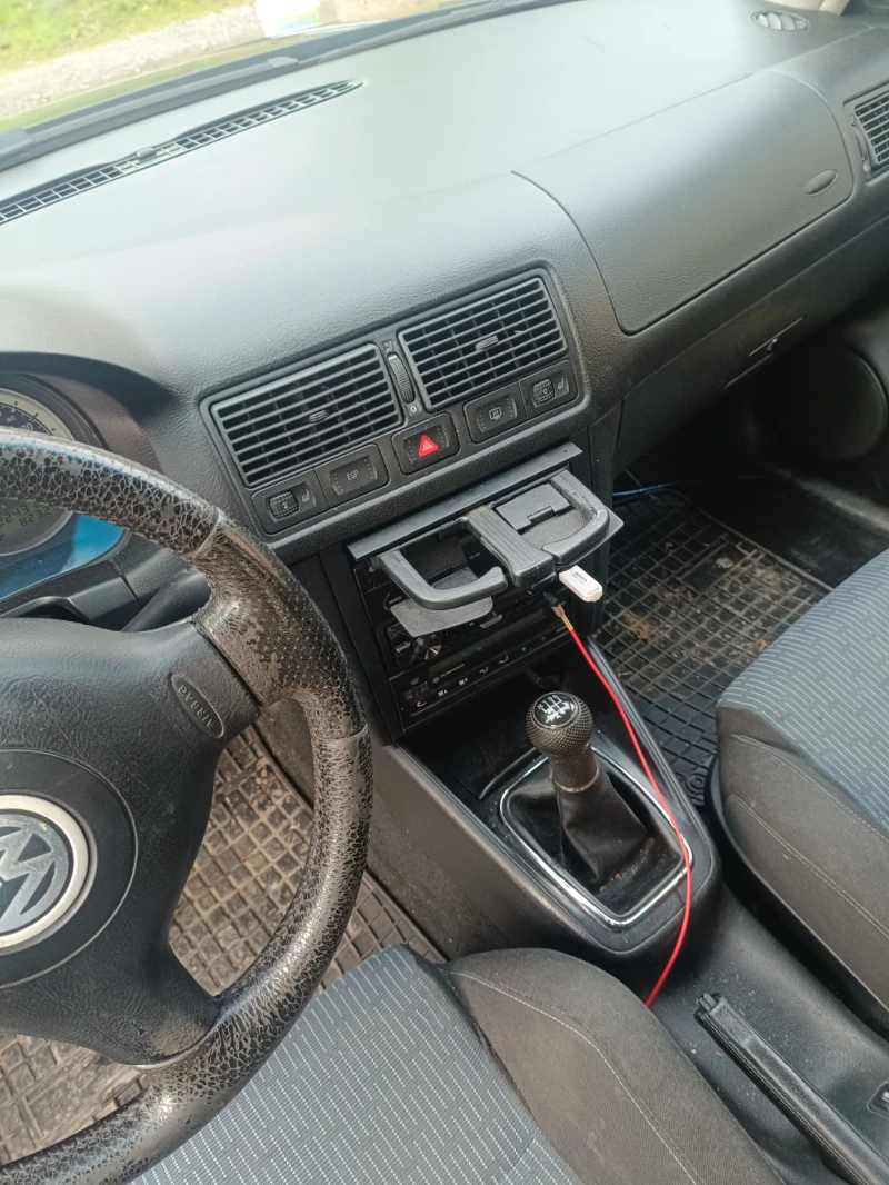 VW Golf 1.9, снимка 10 - Автомобили и джипове - 52675357