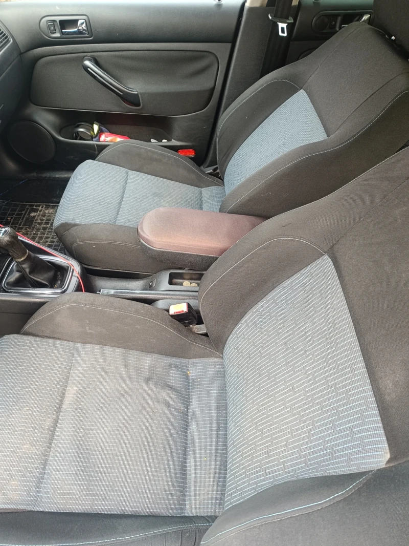 VW Golf 1.9, снимка 7 - Автомобили и джипове - 52675357