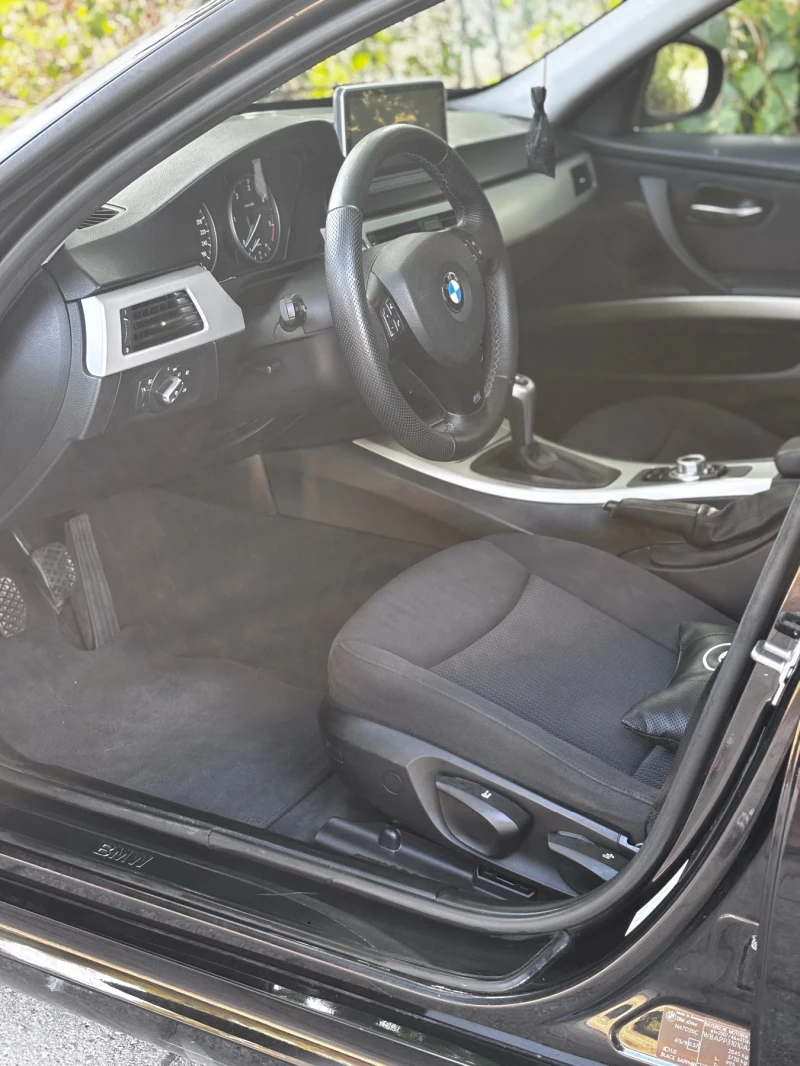 BMW 320, снимка 15 - Автомобили и джипове - 52670205