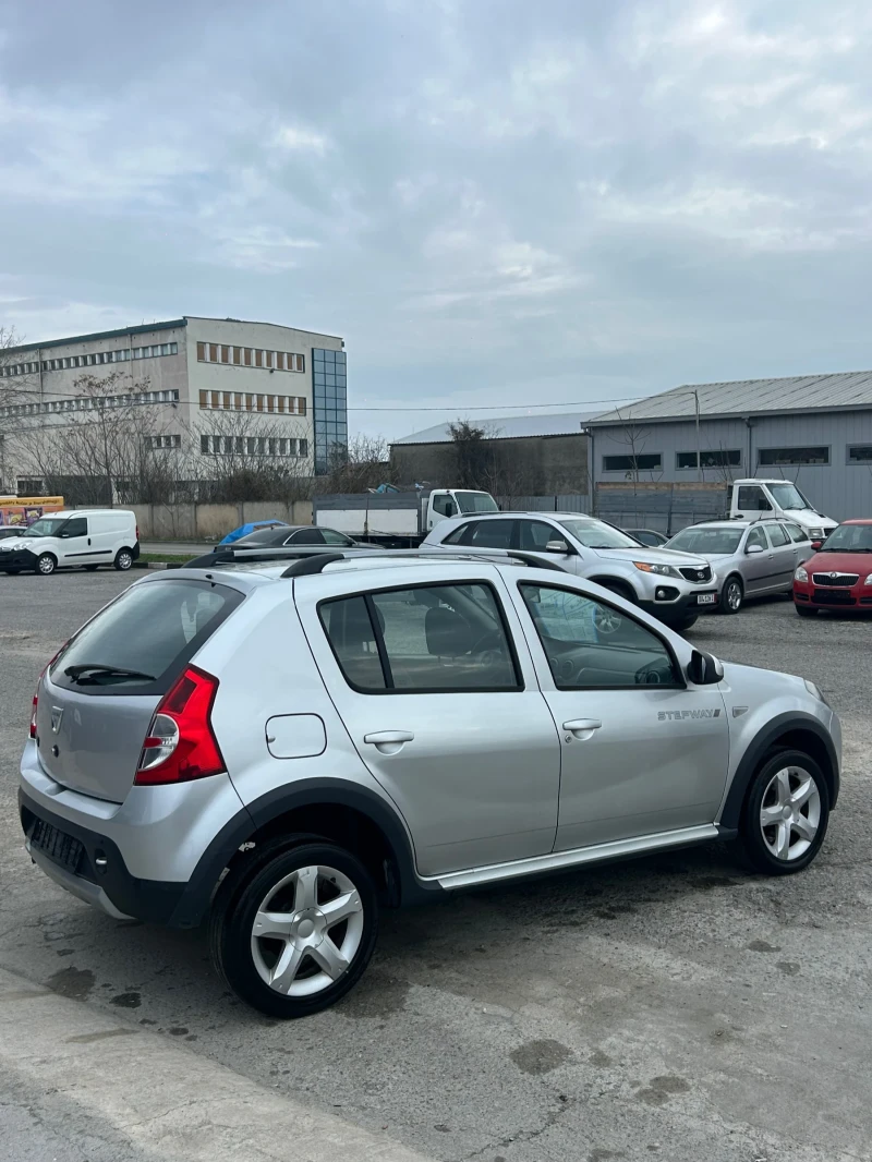 Dacia Sandero 1.6i STEPWAY Стария мотор Топ, снимка 9 - Автомобили и джипове - 52868115