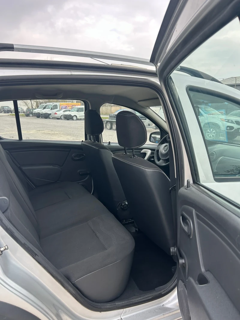 Dacia Sandero 1.6i STEPWAY Стария мотор Топ, снимка 14 - Автомобили и джипове - 52868115