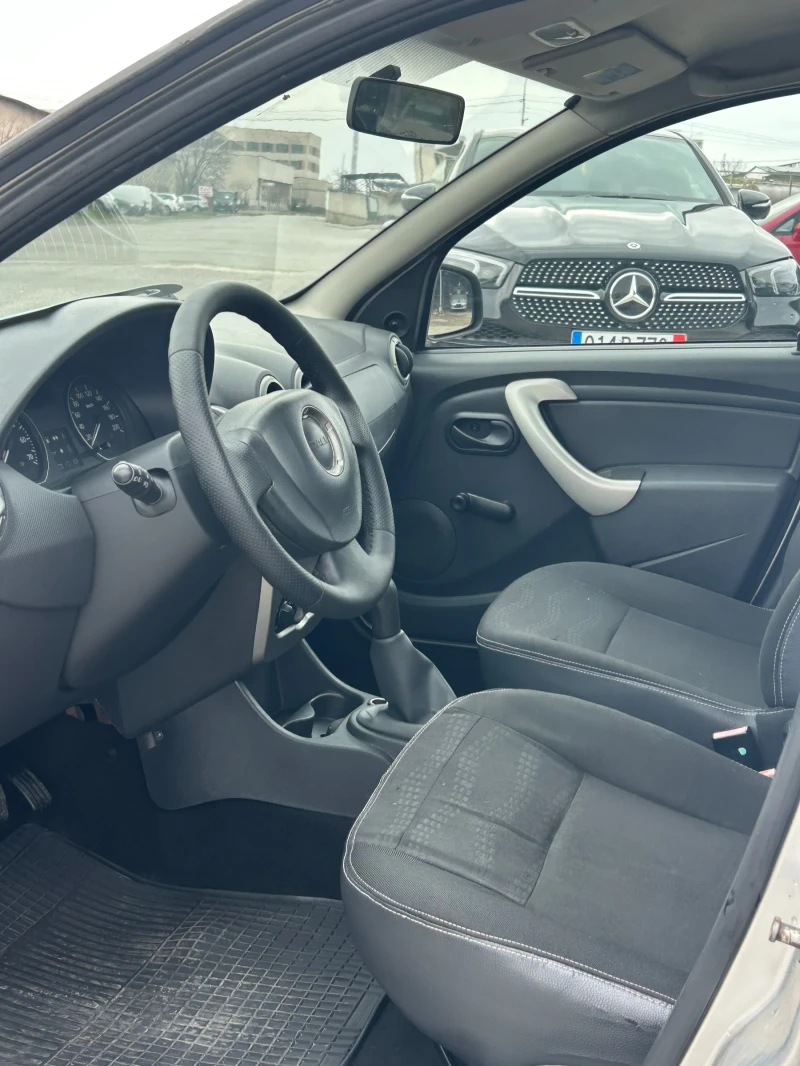 Dacia Sandero 1.6i STEPWAY Стария мотор Топ, снимка 10 - Автомобили и джипове - 52868115