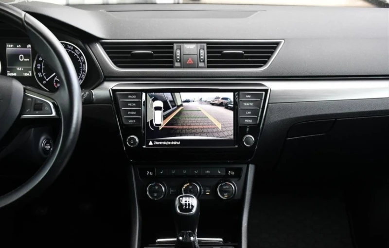 Skoda Superb 1.6 TDI Style, снимка 11 - Автомобили и джипове - 53438328