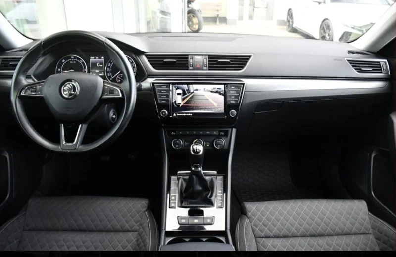 Skoda Superb 1.6 TDI Style, снимка 9 - Автомобили и джипове - 53438328
