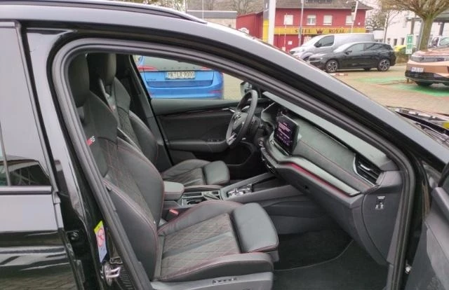 Skoda Octavia RS* PANO* DISTR* 360CAM* MEMORY* CANTON* BLACK-EDI, снимка 17 - Автомобили и джипове - 53378185