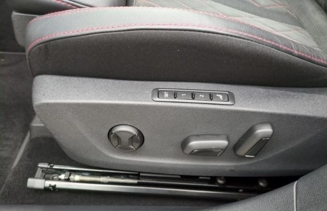 Skoda Octavia RS* PANO* DISTR* 360CAM* MEMORY* CANTON* BLACK-EDI, снимка 10 - Автомобили и джипове - 53378185