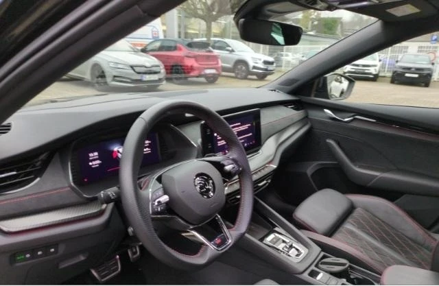 Skoda Octavia RS* PANO* DISTR* 360CAM* MEMORY* CANTON* BLACK-EDI, снимка 8 - Автомобили и джипове - 53378185