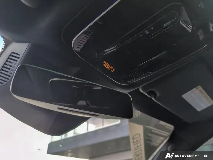 Mercedes-Benz C 300 Premium Plus Package * CARFAX * АВТО КРЕДИТ * , снимка 15 - Автомобили и джипове - 54744837