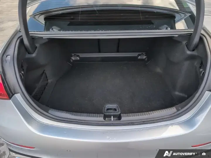 Mercedes-Benz C 300 Premium Plus Package * CARFAX * АВТО КРЕДИТ * , снимка 7 - Автомобили и джипове - 54744837