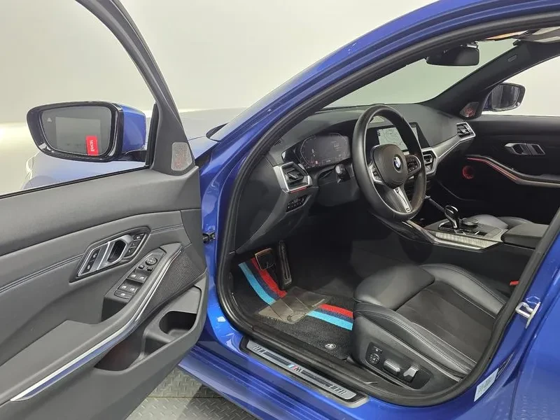 BMW 320 I M Sports, снимка 10 - Автомобили и джипове - 55938231